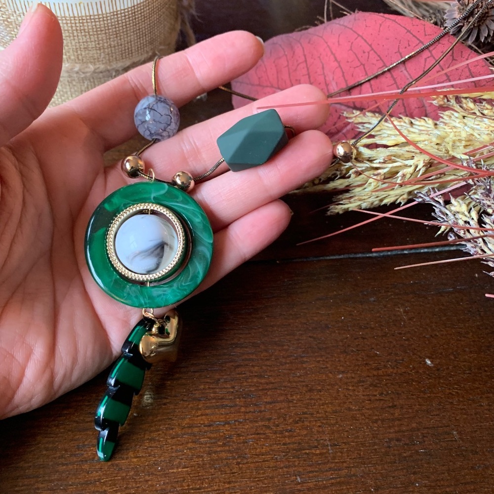 Beautiful unique long chain Acrylic/GP pendant 🎄